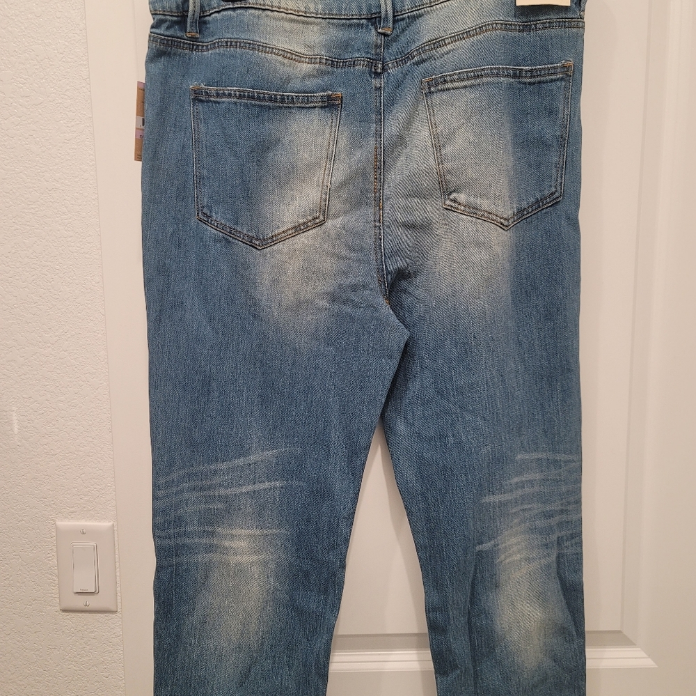 Clothing - Picture 2 of 4
